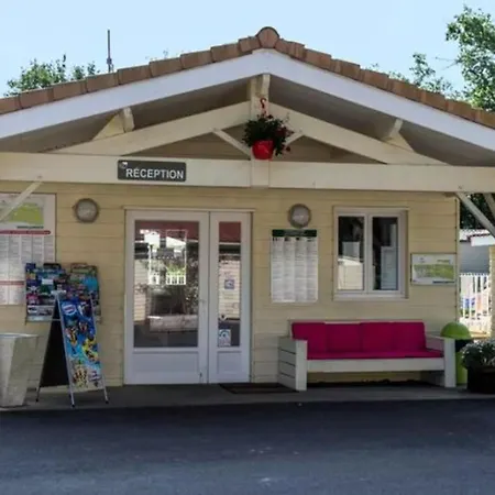 Mobil Prestige Avec Terrasse A - Api-1-52-159 Campingplads Royan