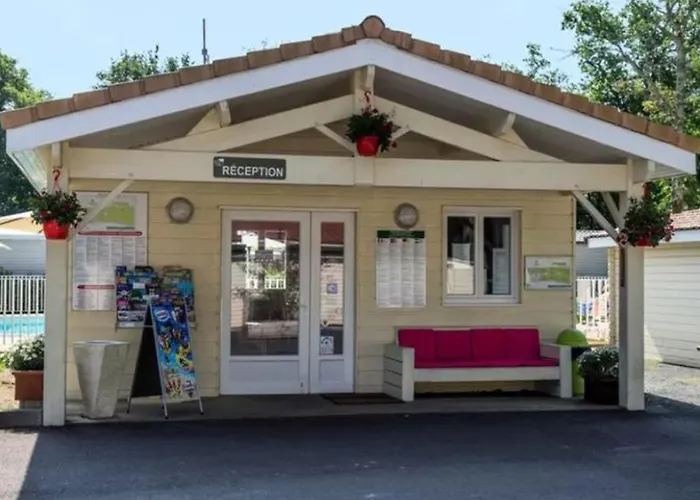 Mobil Prestige Avec Terrasse A - Api-1-52-159 Camping Royan